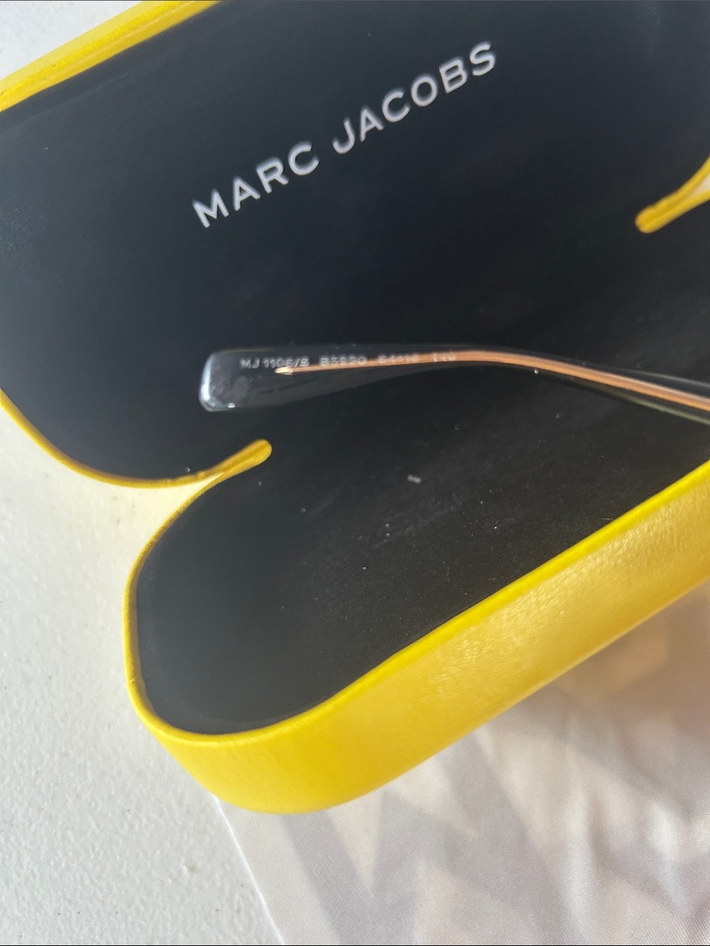 Marc Jacobs Sunglasses - Picture 6 of 8